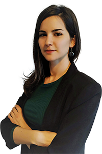 Foto corporativa de una mujer con expresión profesional, fondo transparente